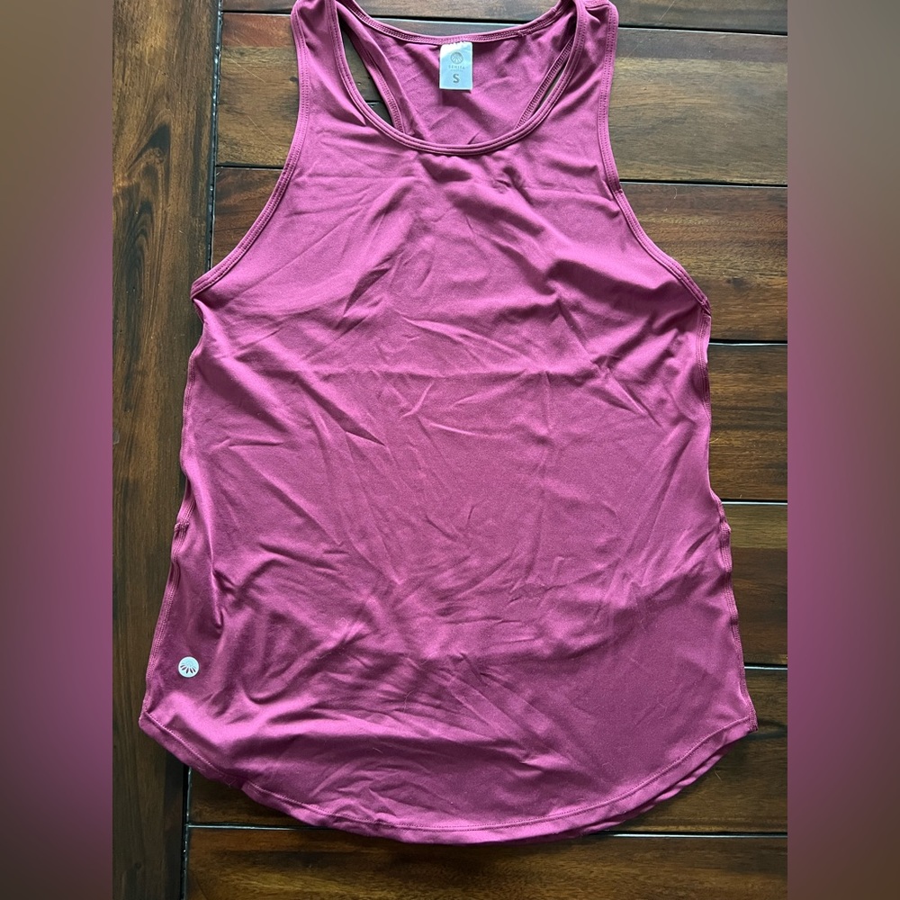 SENITA - extra mile tank